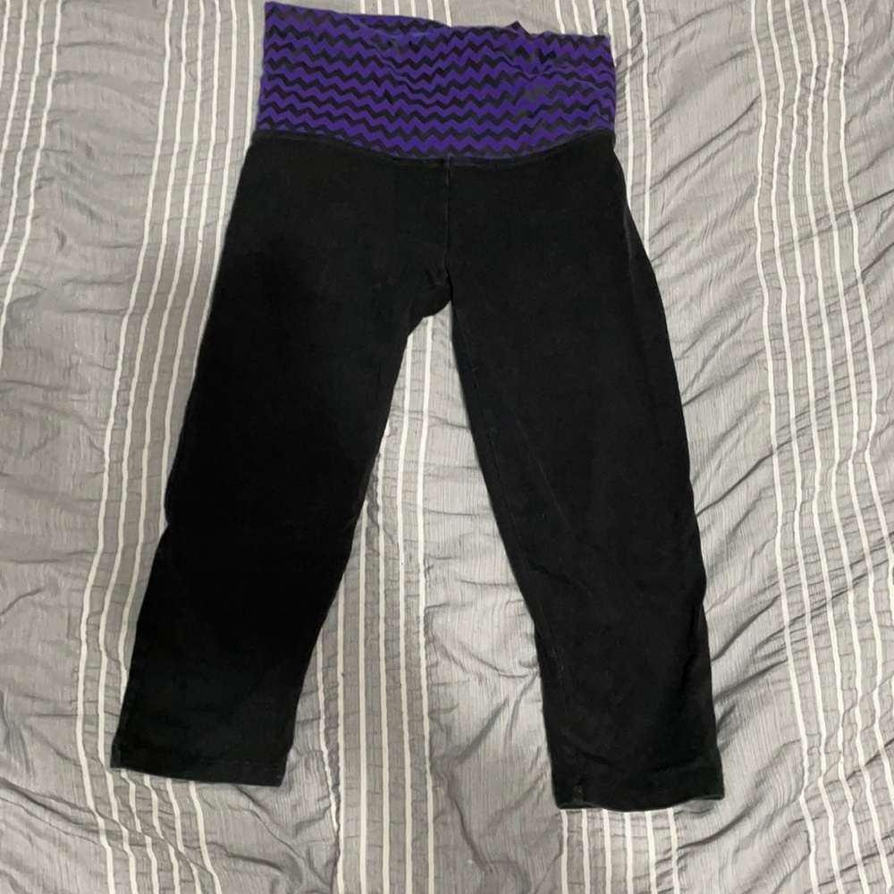 PINK Victoria’s Secret Yoga Crop Leggings